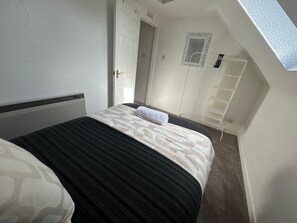 2 bedrooms, free WiFi - Sleeps4-familyfriendly-freeparking- Nc500 (Wick)
