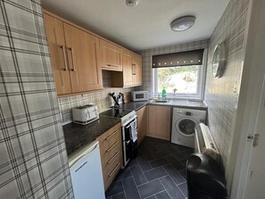 Unclassified image, 2 of 17, button - Sleeps4-familyfriendly-freeparking- Nc500 (Wick)