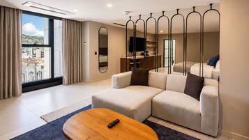 Premium bedding, minibar, in-room safe, desk