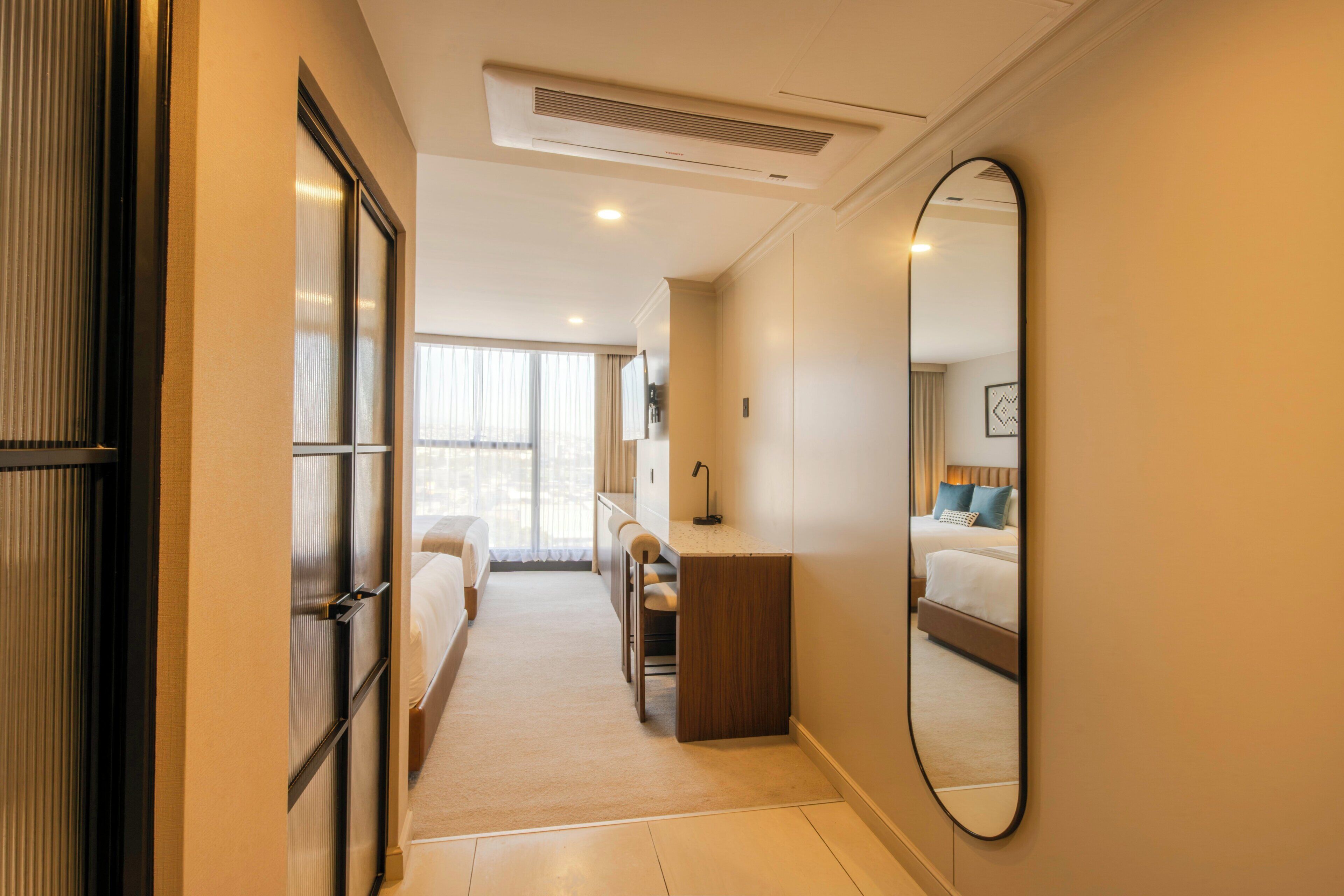 Ropa de cama de alta calidad y minibar 