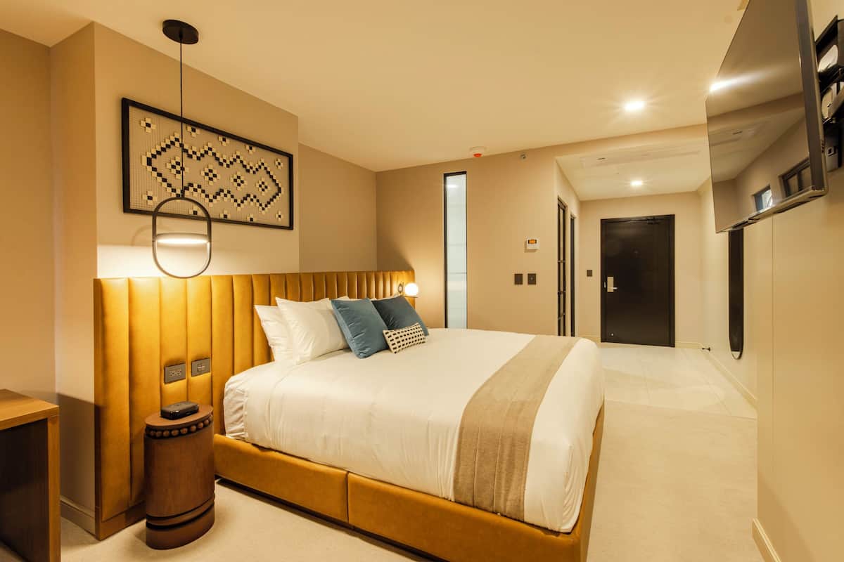 Premium bedding, minibar, in-room safe, desk
