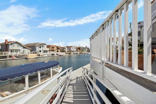 Oversized Private Dock Home with 5 Bedrooms, 3 Baths plus outdoor shower and Spa