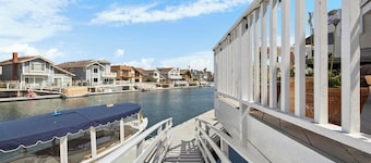 Oversized Private Dock Home with 5 Bedrooms, 3 Baths plus outdoor shower and Spa