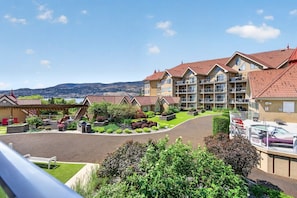 Exterior - Downtown Pool View 2 Bdrm 449 On The Lake (Kelowna)