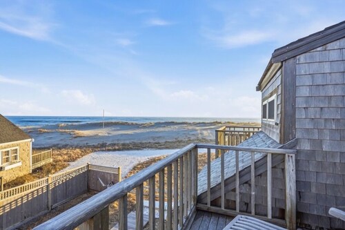 Great sunsets on the beach in 3-bedroom Nantucket house with AC