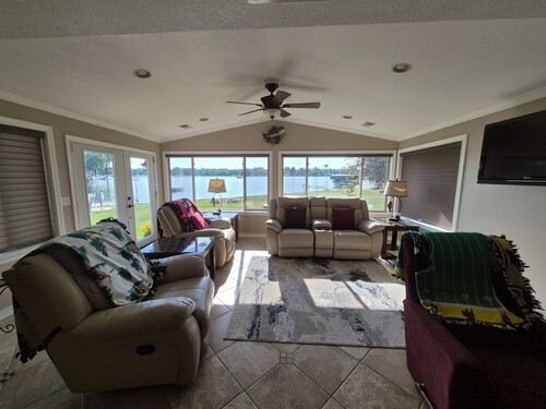 Stunning Lakefront house + guest house on beautiful Littlefield Lake