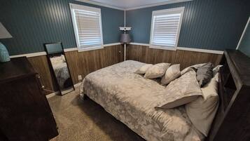 WiFi (free), bed sheets