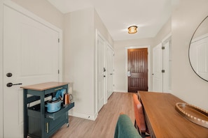 Interior - The King & Bear Luxury Studio Retreat (St. Augustine)