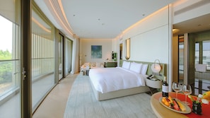 55-inch TV with satellite channels, ping pong, books - The Quchaninner Liyang, Autograph Collection (Changzhou)