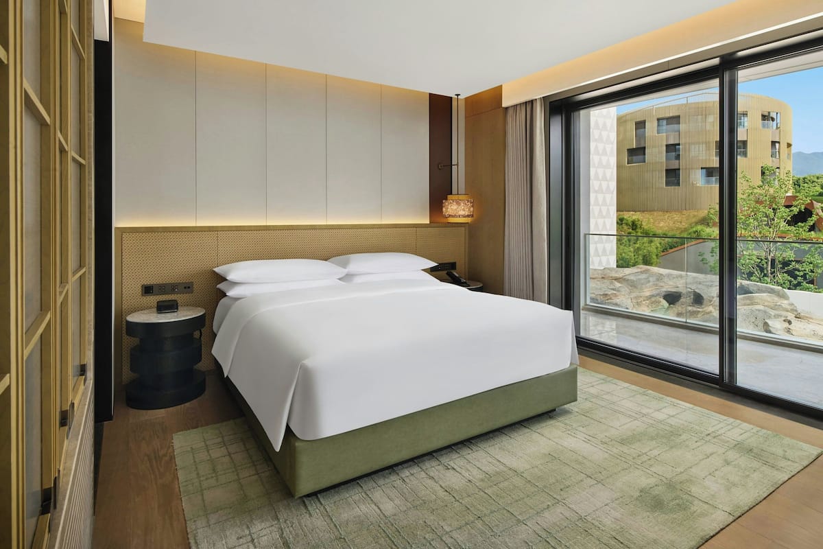 Classic Double Room, 1 Double Bed, Courtyard View | Premium bedding, in-room safe, desk, laptop workspace