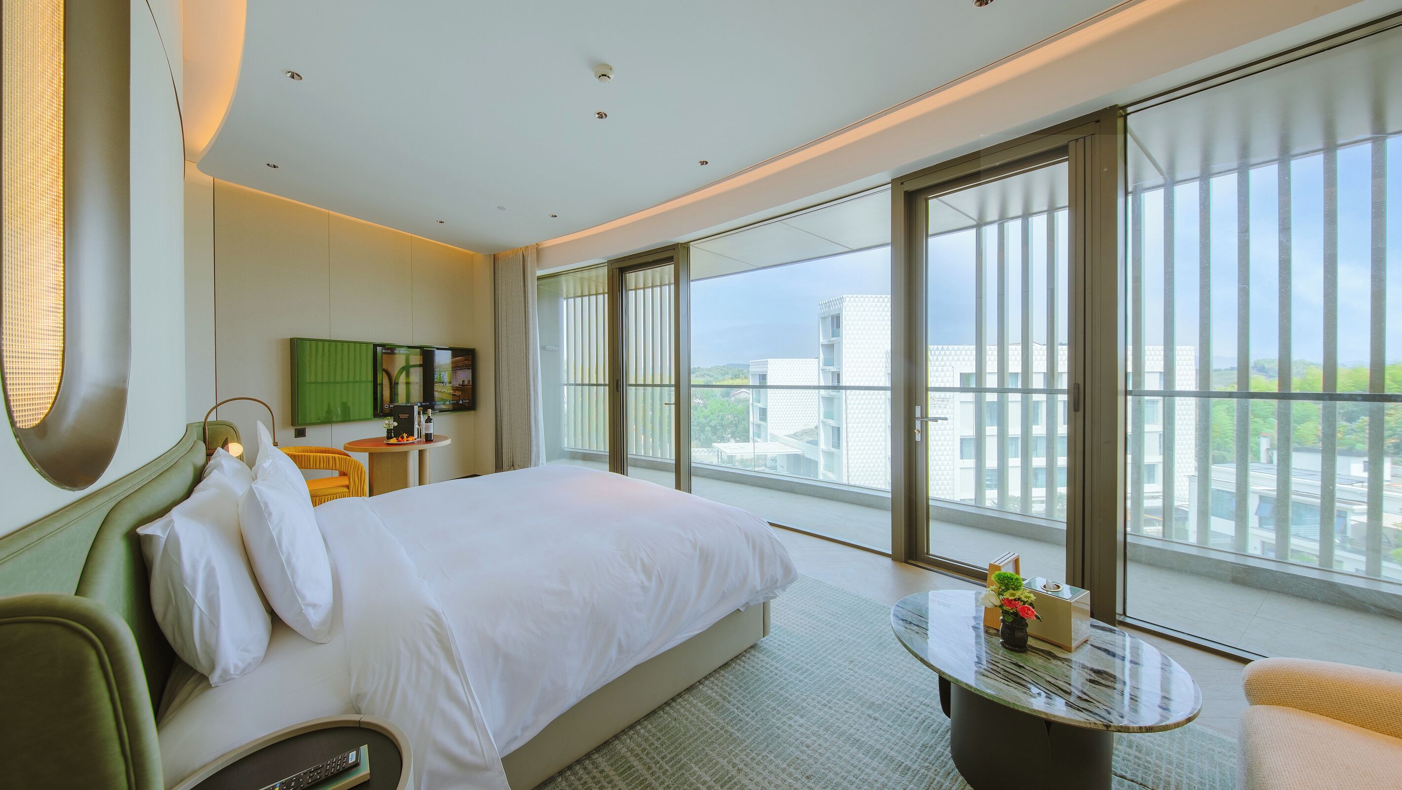 Deluxe Room, 1 Double Bed, Balcony | Living area | 55-inch TV with satellite channels, table tennis, books