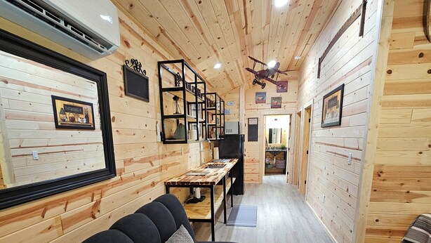 Unclassified image, 1 of 10, button - Cozy 2-bedroom cabin in enchanting Bluefield with AC
Sleep 7 people (Bluefield)