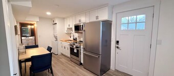 Tranquil 2-bedroom house in charming Puyallup welcomes you