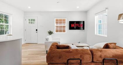 Modern 1BR on Main St in Bishop Arts