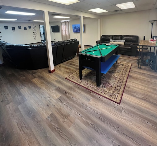 Copperboot Lodge - large space - Groups & Families - Cleveland County