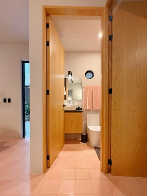 Bathroom - Serene 2-bedroom apartment in charming Guadalajara perfect for relaxing stay (Guadalajara)