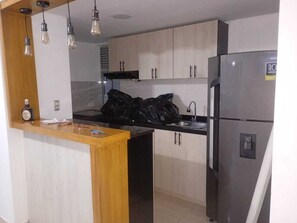 Private kitchen - Enjoyable 2-bedroom apartment with AC in vibrant Cali (Cali)