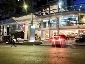 Exterior - Cozy 1-bedroom condo in fantastic Cebu City with AC (Cebu City)