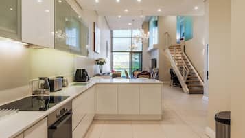 Presidential Apartment, 2 Bedrooms, Kitchen, Mountain View | Private kitchen | Coffee/tea maker, fridge, microwave, oven