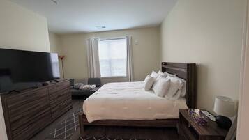 2 bedrooms, iron/ironing board, WiFi, bed sheets