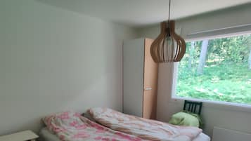 3 makuuhuonetta, silitysrauta/-lauta, Wi-Fi, vuodevaatteet