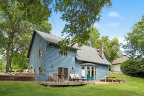Exterior - Stunning Private Waterfront Retreat (South Haven)