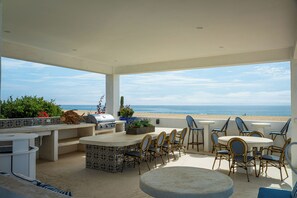 Outdoor dining - Luxury Beachfront Santorini Palace. Chef Included! (El Pescadero)