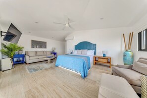 WiFi, bed sheets - Luxury Beachfront Santorini Palace. Chef Included! (El Pescadero)