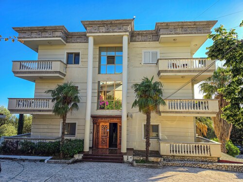 Sunrise Apartments Drymades