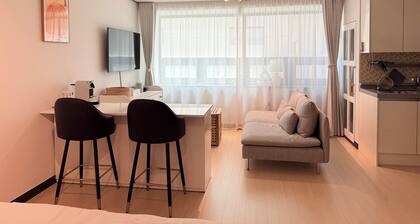 Modern Studio Near Gimpo Airport, King Bed + Pull-Out Trundle + Washer & Dryer