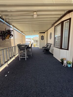 Outdoor dining - Tia's Casita (Yuma)