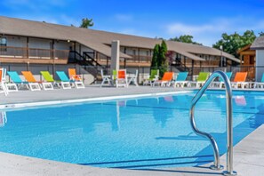 Pool - Lake Daze Condo in Kimberling City - Lake View! (Kimberling City)