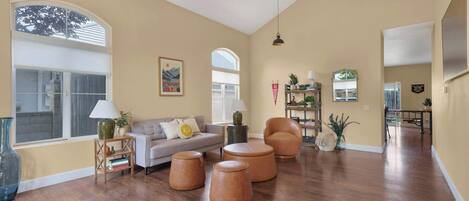 TV, fireplace, offices