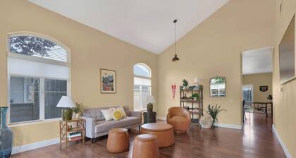 Pet-Friendly 5 bdrm Home w/ Gym & Large Backyard