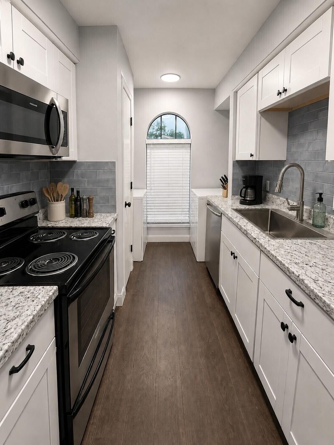 Coffee/tea maker, fridge, microwave, oven