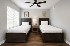 2 Schlafzimmer, Bügeleisen/Bügelbrett, kostenloses WLAN, Bettwäsche