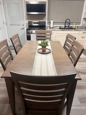 Dining - Enjoy the view and experience lakeside living. (Brooklyn)