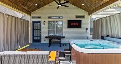 Hot Tub/Firepit/King Beds/Fenced Yard/Playground