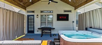 Hot Tub/Firepit/King Beds/Fenced Yard/Playground