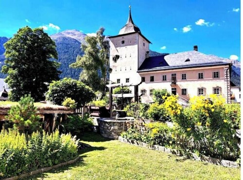 Unique Three-Bedroom Residence in Zernez!!! 
