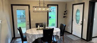 Charming Fully remodeled house near Backbone State Park