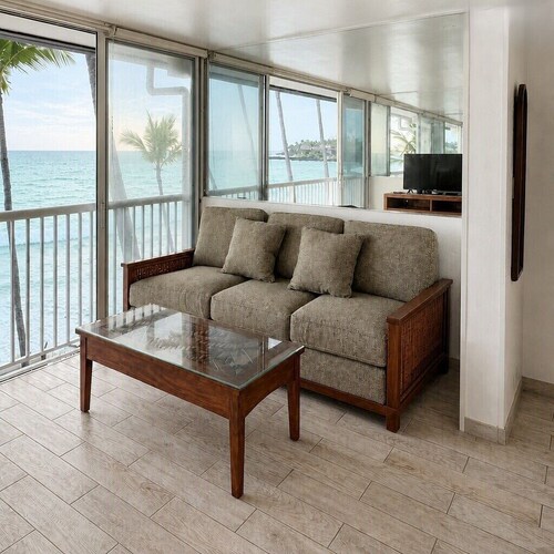 Kona Magic Sands 314  Ocean Front Corner Penthouse  Next to Magic Sands Beach
