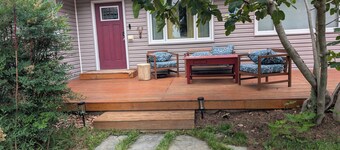3-bedroom house in tranquil Shady Side with RV/EV Charger and Beach Access