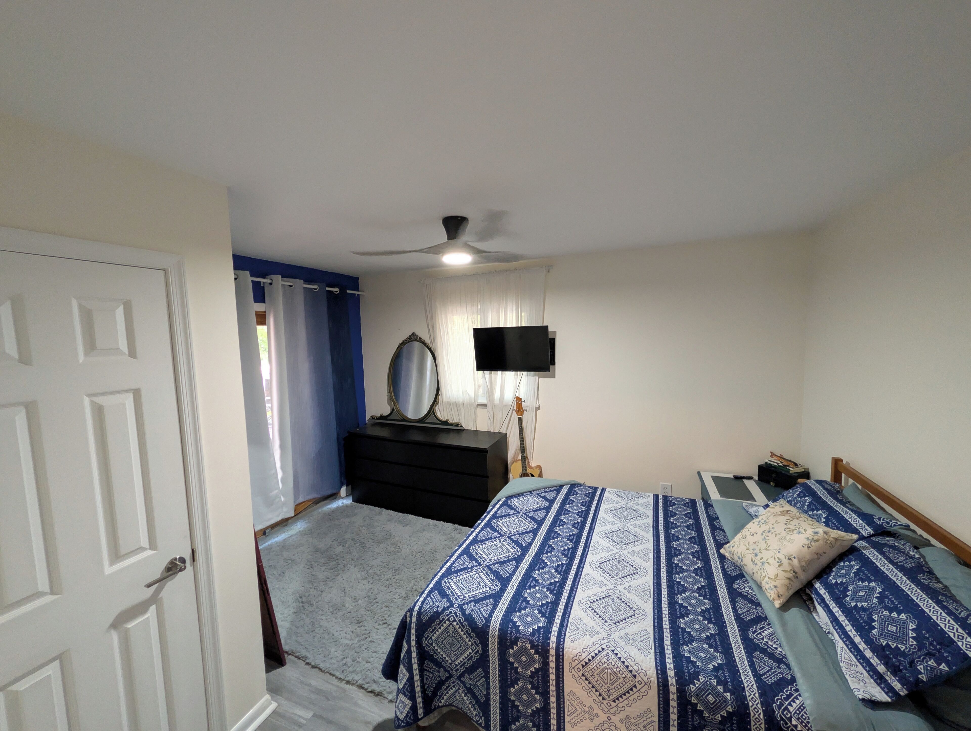 3 bedrooms, iron/ironing board, WiFi, bed sheets