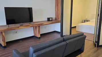 Desk, iron/ironing board, WiFi, bed sheets