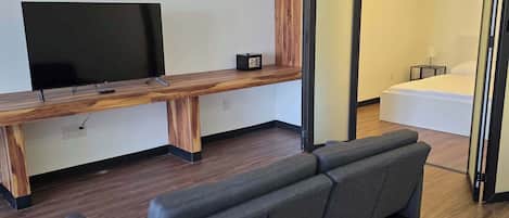 Desk, iron/ironing board, WiFi, bed sheets