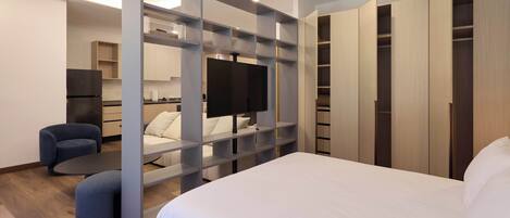 WiFi, bed sheets