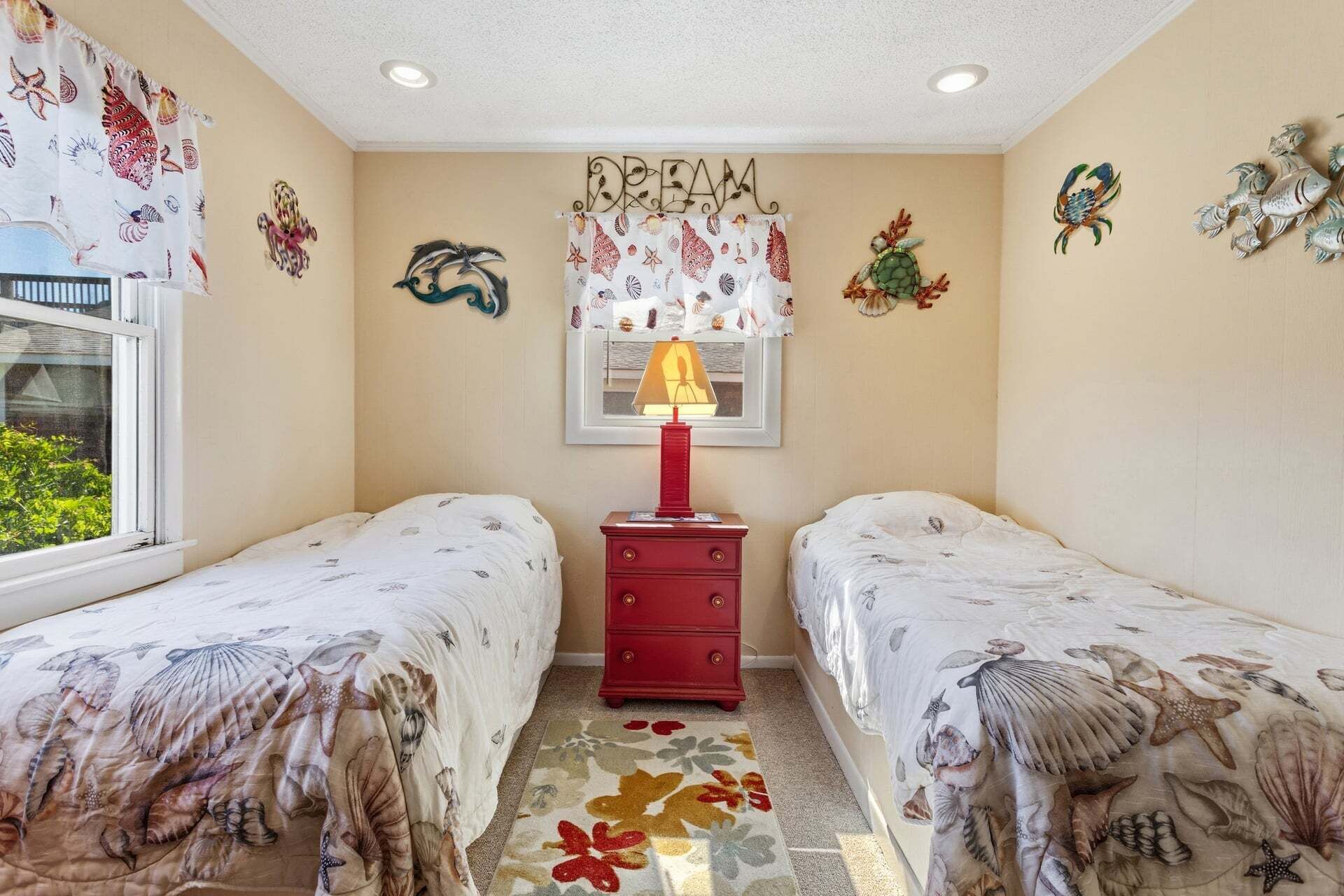 5 bedrooms, iron/ironing board, free WiFi, bed sheets
