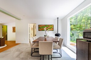 Dining - NEW: Private Forest Spa Retreat in Glen Spey (Glen Spey)