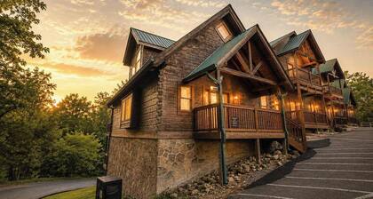 Gigi's Getaway | Pet Friendly • Pool • Hot Tub!